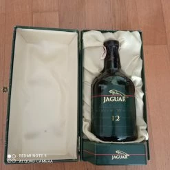 Vendora ΣΥΛΛΕΚΤΙΚΟ WHISKY JAGUAR 12years Old! SCOTCH WHISKY! ΣΕ ΠΡΑΣΙΝΗ ΚΑΣΕΤΙΝΑ ΜΕ ΣΑΤΕΝ ΕΣΩΤΕΡΙΚΟ ! ΔΙΝΕΤΑΙ ΣΕ ΤΙΜΗ ΠΡΟΣΦΟΡΑΣ