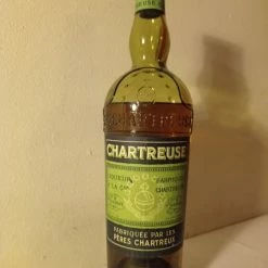 Vendora Συλλεκτικό CHARTREUSE Lacquer - OLD BOTTLE – ANTQUE 1969