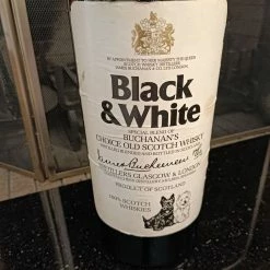 Vendora Ουίσκυ Σκωτίας Black & White, 2,5l (3,47kg), Buchanan’s Choice Old Scotch Whisky.