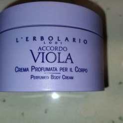 Vendora Αρωματική Κρέμα Σώματος Accordo Viola L'erbolario
