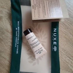 Vendora Nuxe κρέμα χεριών και νεσεσερ