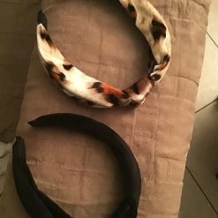 Vendora 2 στέκες για τα μαλλιά....