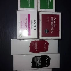 Vendora Διαφορα προϊόντα Avon σε προσφορά