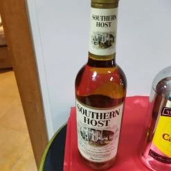 Vendora διάφορα ποτά παλιά