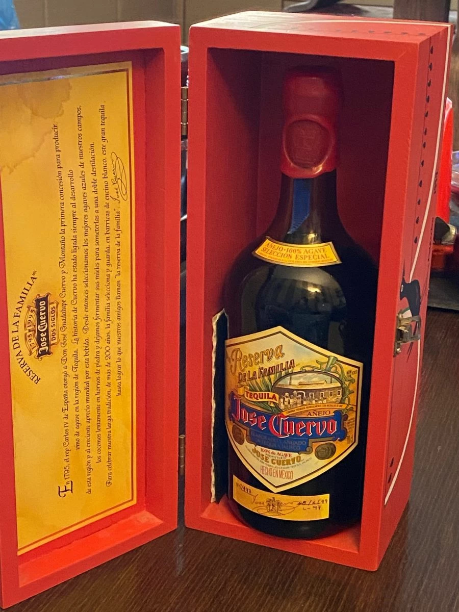 Vendora TEQUILA JOSE QUERVO RESERVA DE LA FAMILIA ANEJO BOX