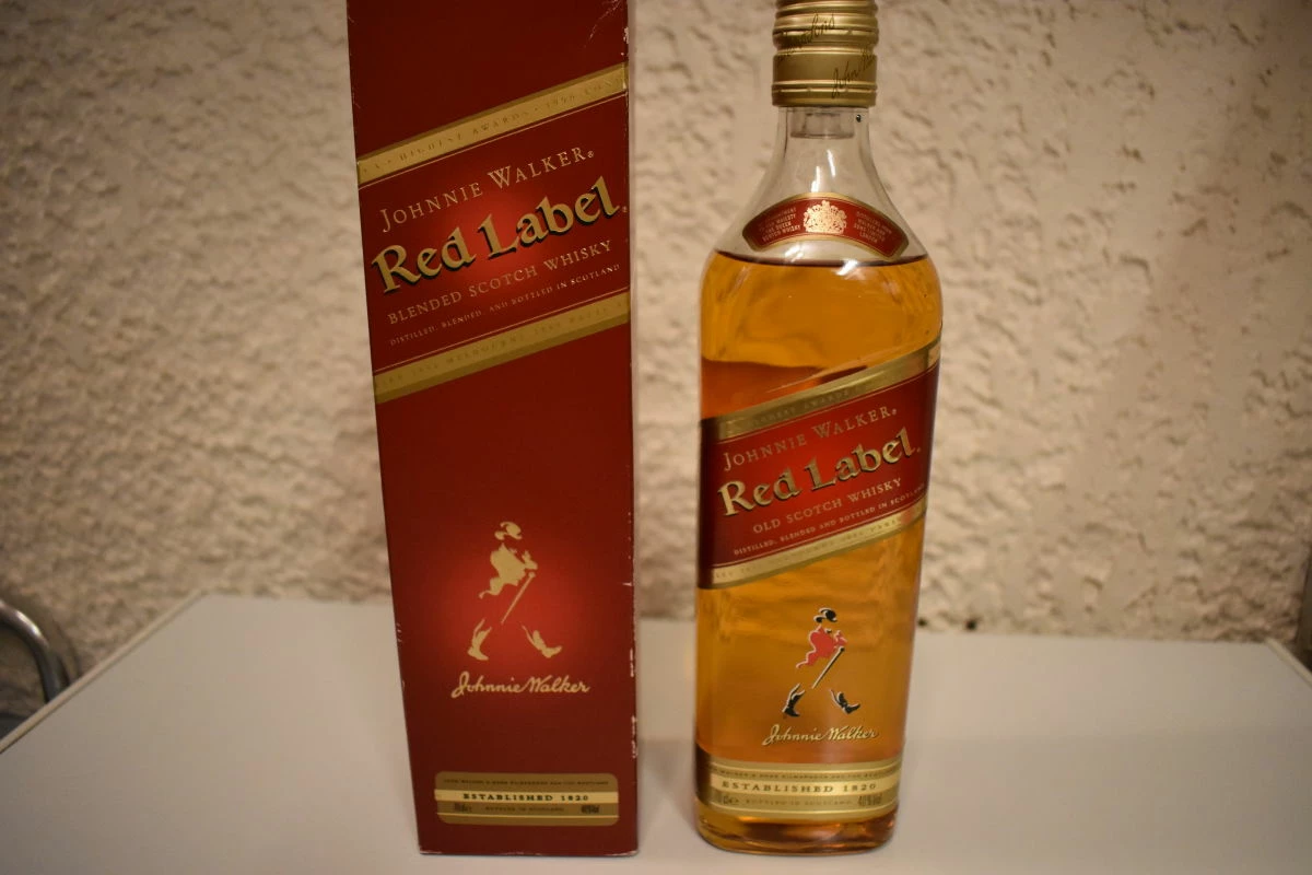 Vendora ΟΥΙΣΚΙ JOHNNIE WALKER RED LABEL BLENDED SCOTCH WHISKY ΠΑΛΑΙΟΜΕΝΟ