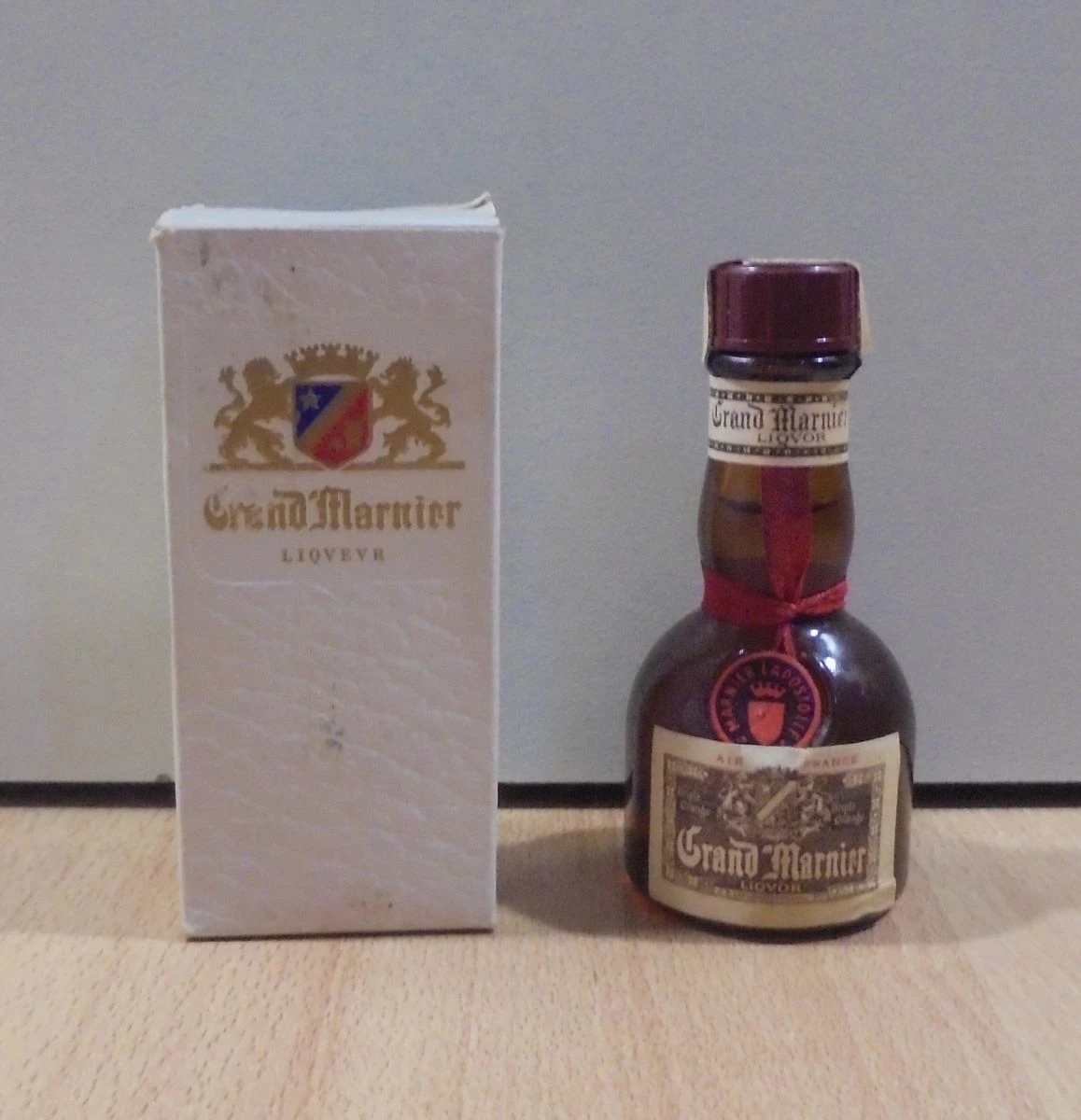 Vendora Grand Marnier λικέρ παλιό διαφημιστικό μπουκαλάκι μινιατούρα της Air France σφραγισμένο