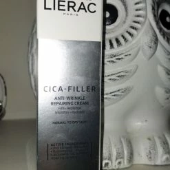 Vendora Lierac Cica-Filler Αντιρυτιδική Κρέμα Επανόρθωσης Εξαιρετικά απαλή αντιρυτιδική κρέμα για κανονικές προς ξηρές επιδερμίδες.