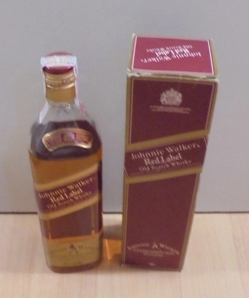 Vendora Johnnie Walker Scotch Whisky Red Label 700ml από την δεκαετία του '90 καινούριο με το κουτί του - Image 2