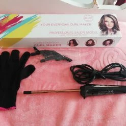 Vendora Πωλείται ολοκαίνουριο ψαλίδι για μπούκλες.