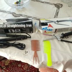 Vendora Πρέσα ισιώματος και ψαλίδι για μπούκλες καινούργια!