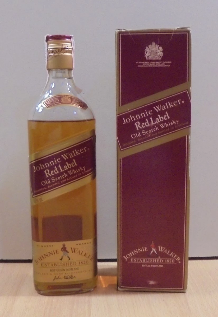 Vendora Johnnie Walker Scotch Whisky Red Label 700ml από την δεκαετία του '90 καινούριο με το κουτί του