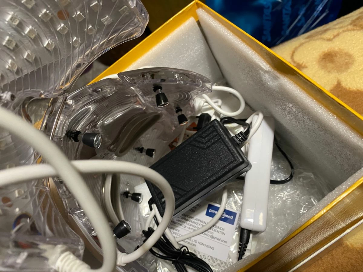 Vendora Μάσκα φωτοθεραπείας με LED (χωρίς επικίνδυνες UV),7 χρωμάτων με λαιμο.Βοηθαει την παραγωγή κολλαγόνου,πετυχαίνει συσφιξη,αραιωνει λεπτές γραμμές, εχει αντιβακτηριδιακη δραση.100% ασφαλής.καινουργια - Image 3